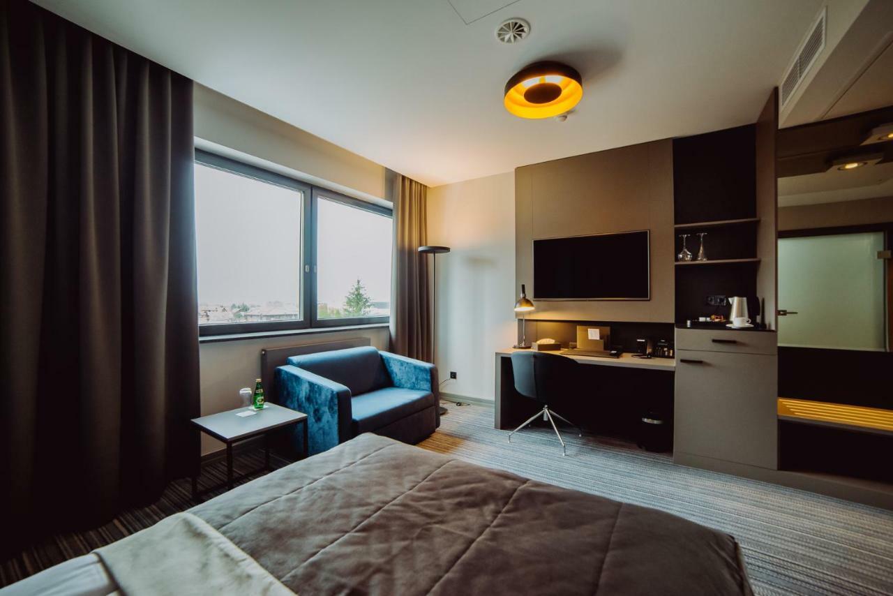 Hotel Evva Tarnobrzeg Exteriör bild