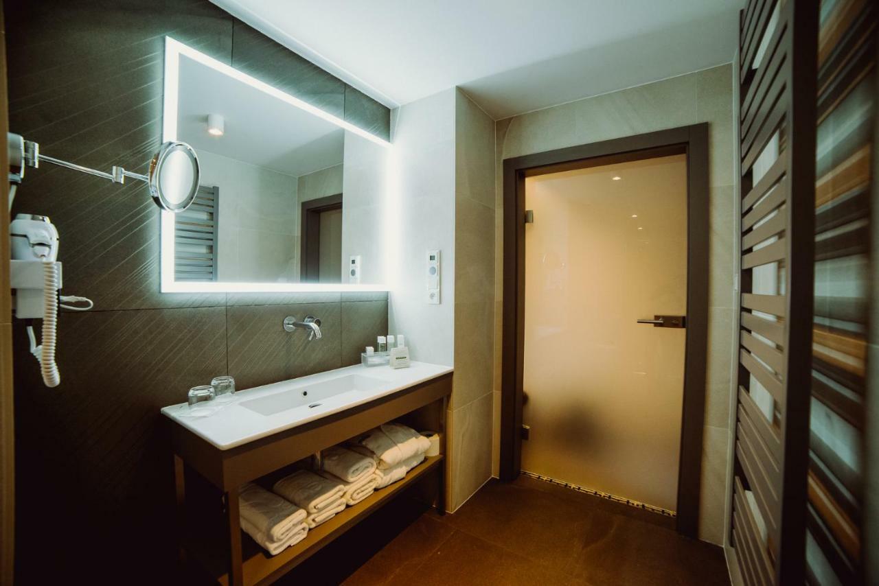 Hotel Evva Tarnobrzeg Exteriör bild